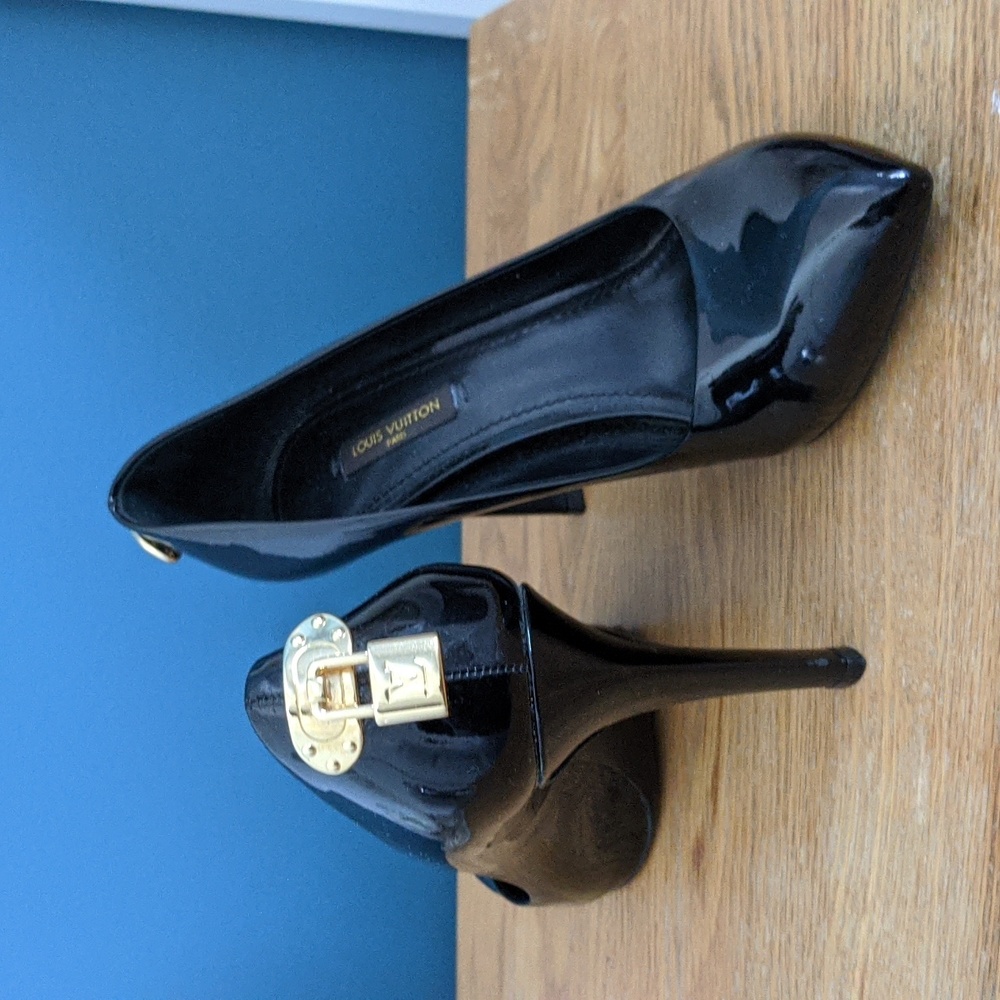Louis Vuitton Oh Really! Heels in patent leather Black “Prune” EU36